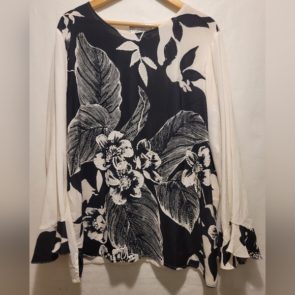 Diane Gilman Tops - 100% Silk Top Floral Ivory Black Sequins 1X Ruffle Sheer‎ Classy